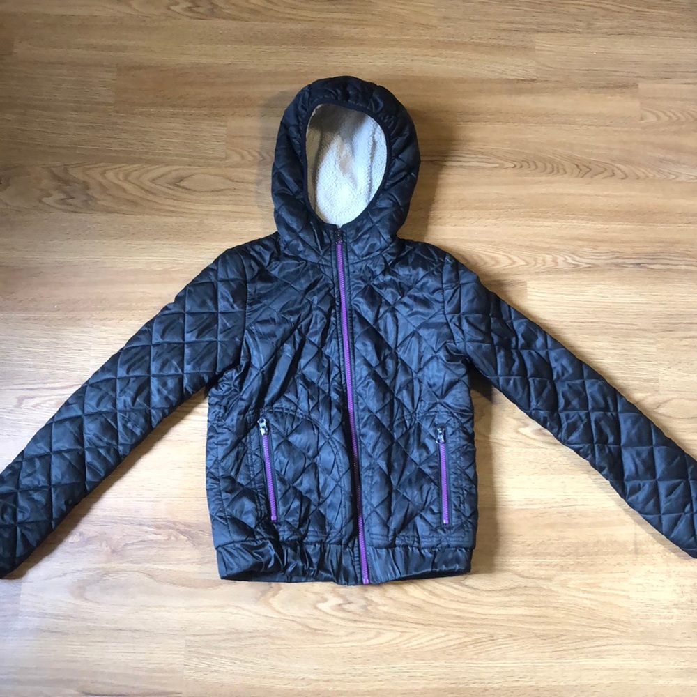 Black Puffer Coat w/ White Faux Fur Trim Small